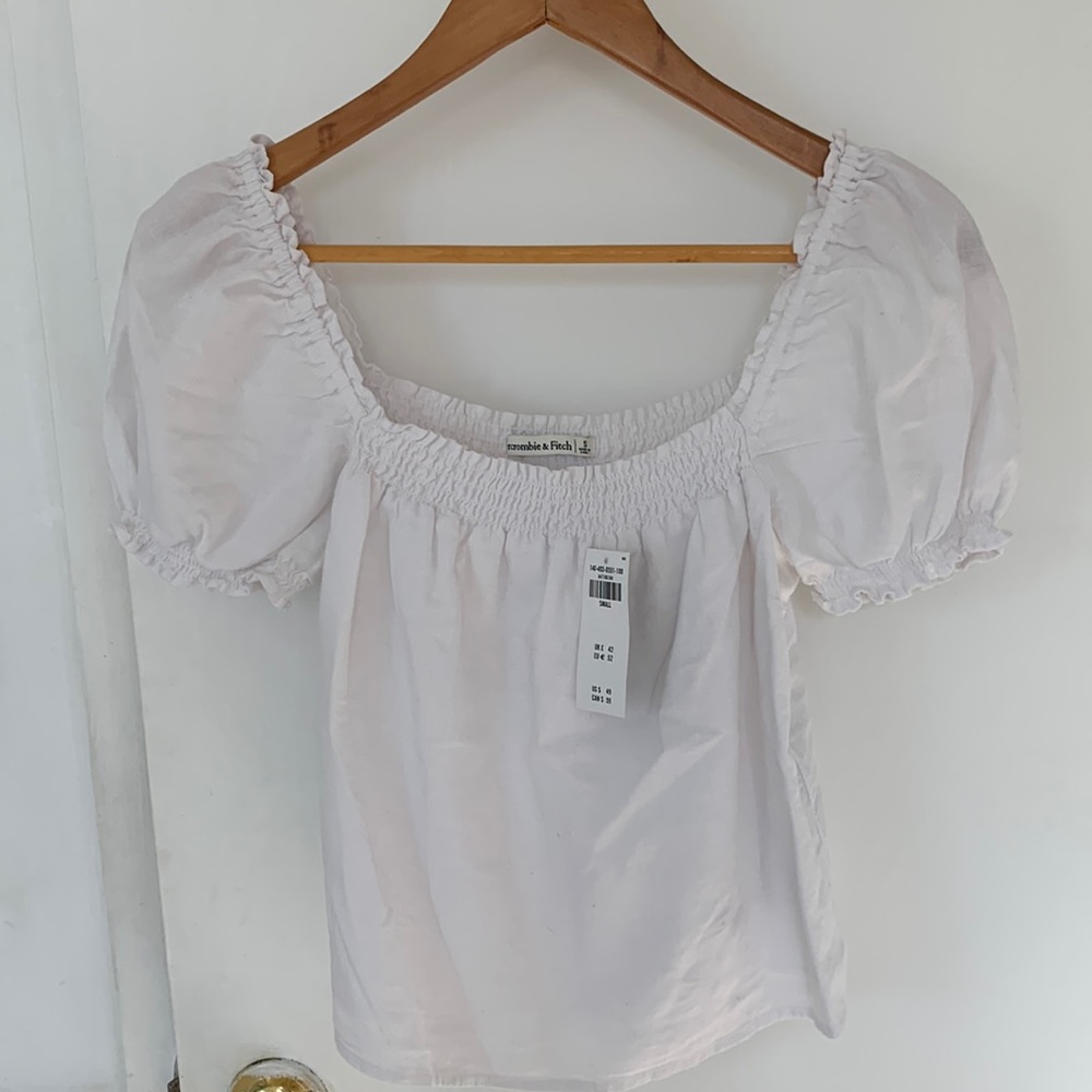 NWT Abercrombie puff sleeve cropped top